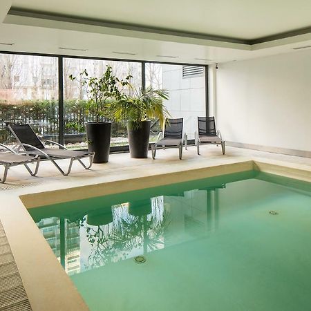 Skyscraper Riverview Lisbon With Indoor Pool Exterior photo
